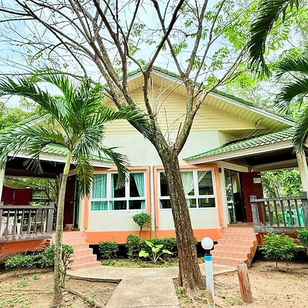 Lanta Palm Beach Resort , Beach Bungalow - Ko Lanta Kültér fotó