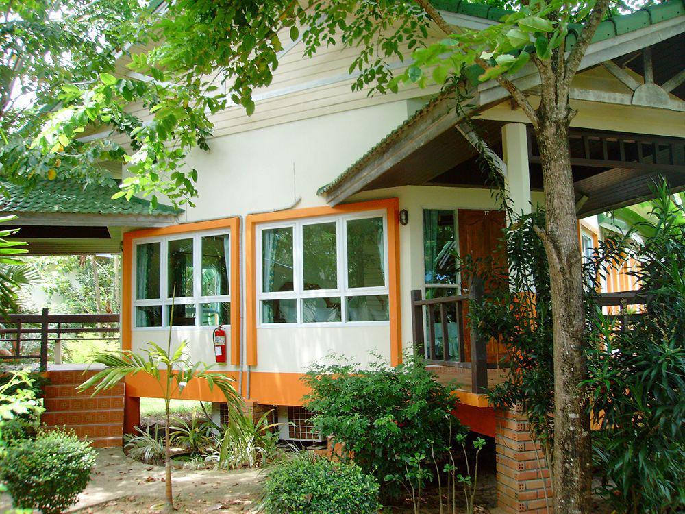 Lanta Palm Beach Resort , Beach Bungalow - Ko Lanta Kültér fotó