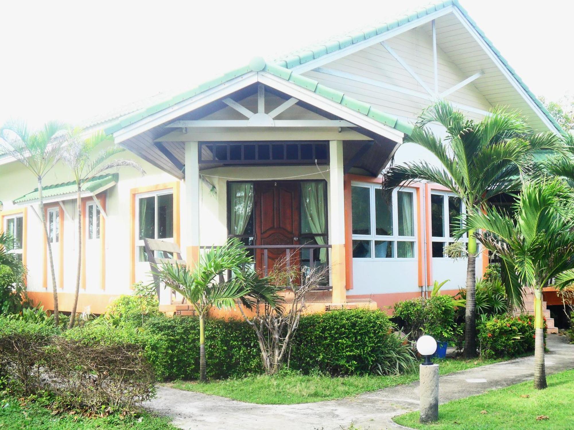 Lanta Palm Beach Resort , Beach Bungalow - Ko Lanta Szoba fotó