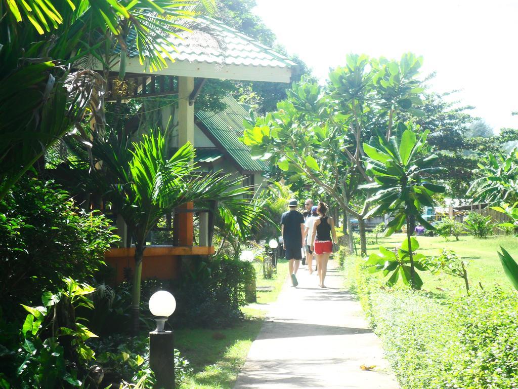 Lanta Palm Beach Resort , Beach Bungalow - Ko Lanta Kültér fotó