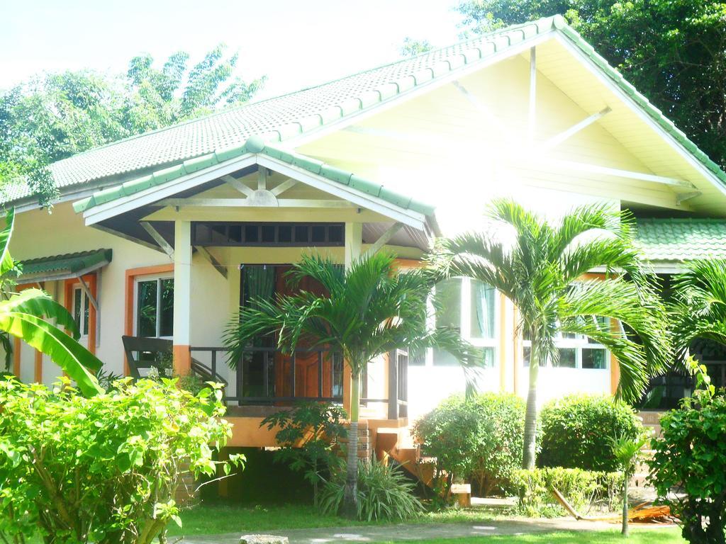 Lanta Palm Beach Resort , Beach Bungalow - Ko Lanta Kültér fotó