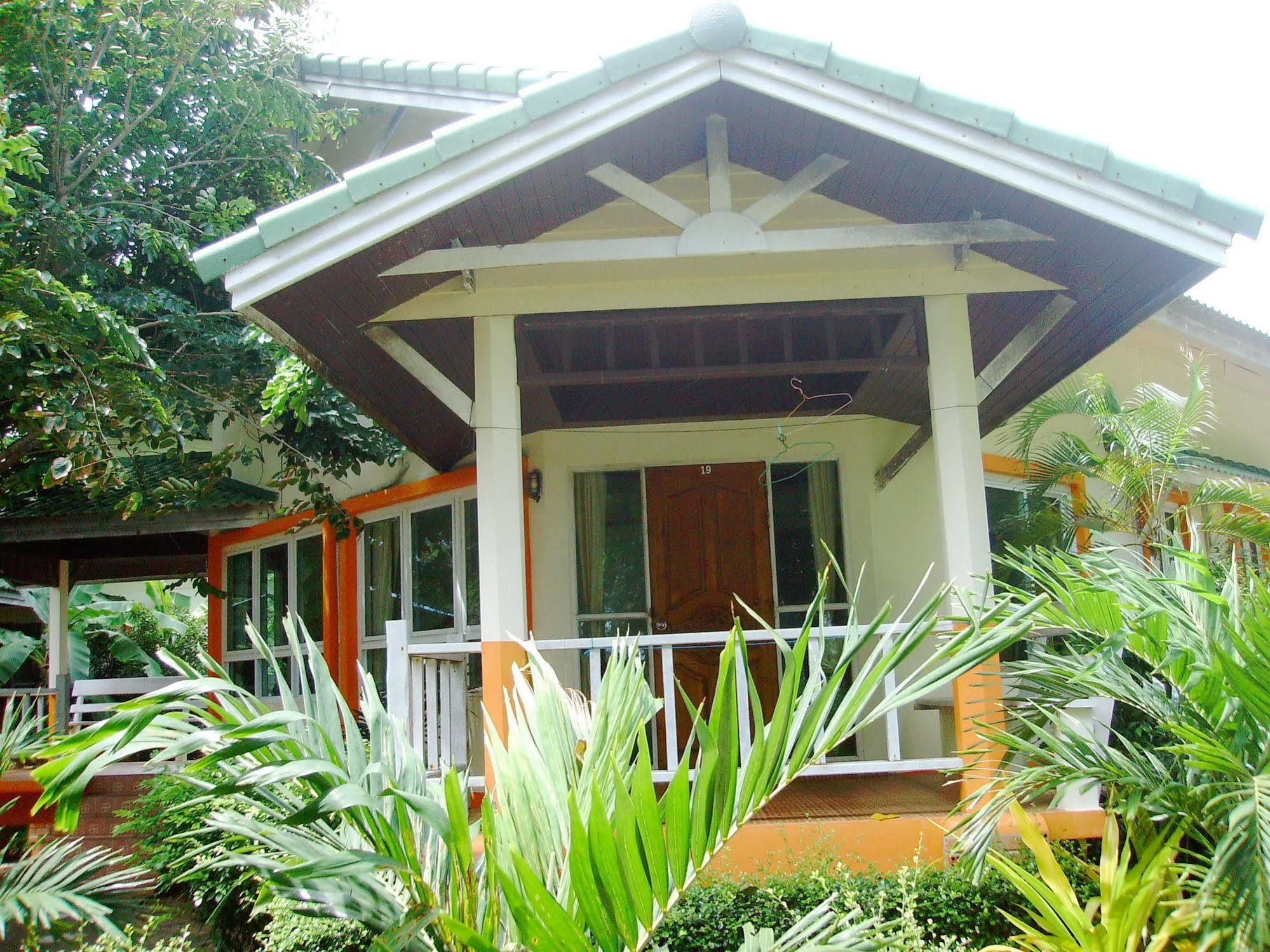 Lanta Palm Beach Resort , Beach Bungalow - Ko Lanta Kültér fotó