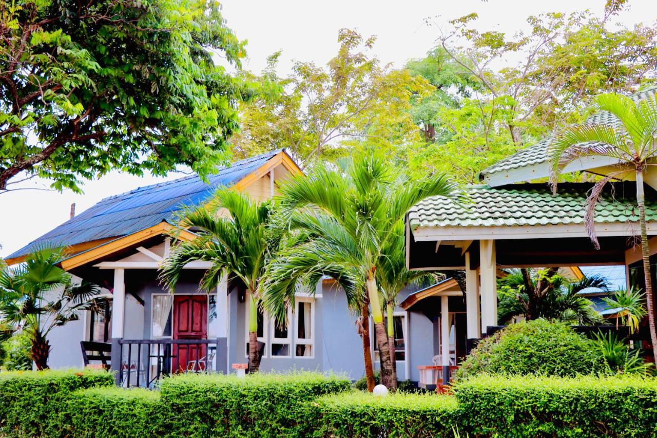 Lanta Palm Beach Resort , Beach Bungalow - Ko Lanta Kültér fotó