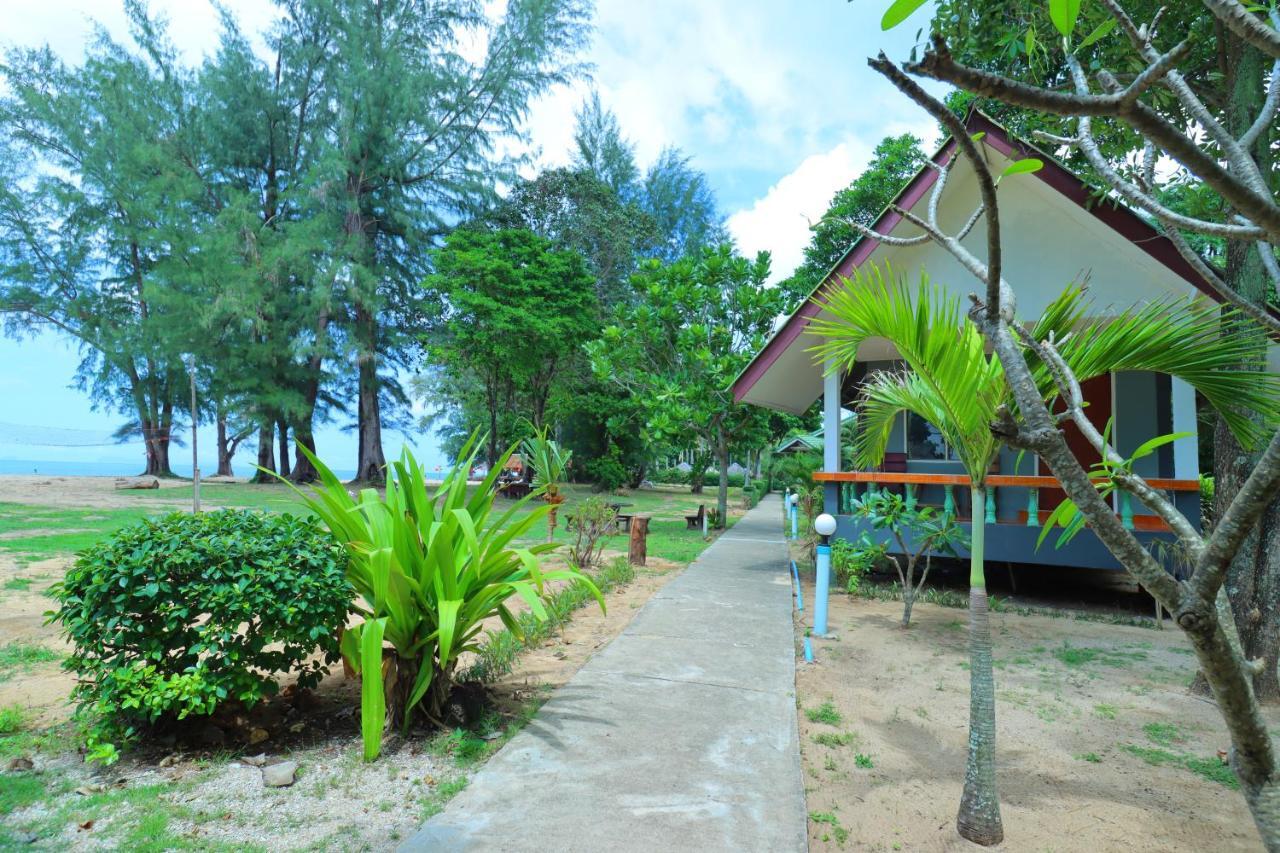 Lanta Palm Beach Resort , Beach Bungalow - Ko Lanta Kültér fotó